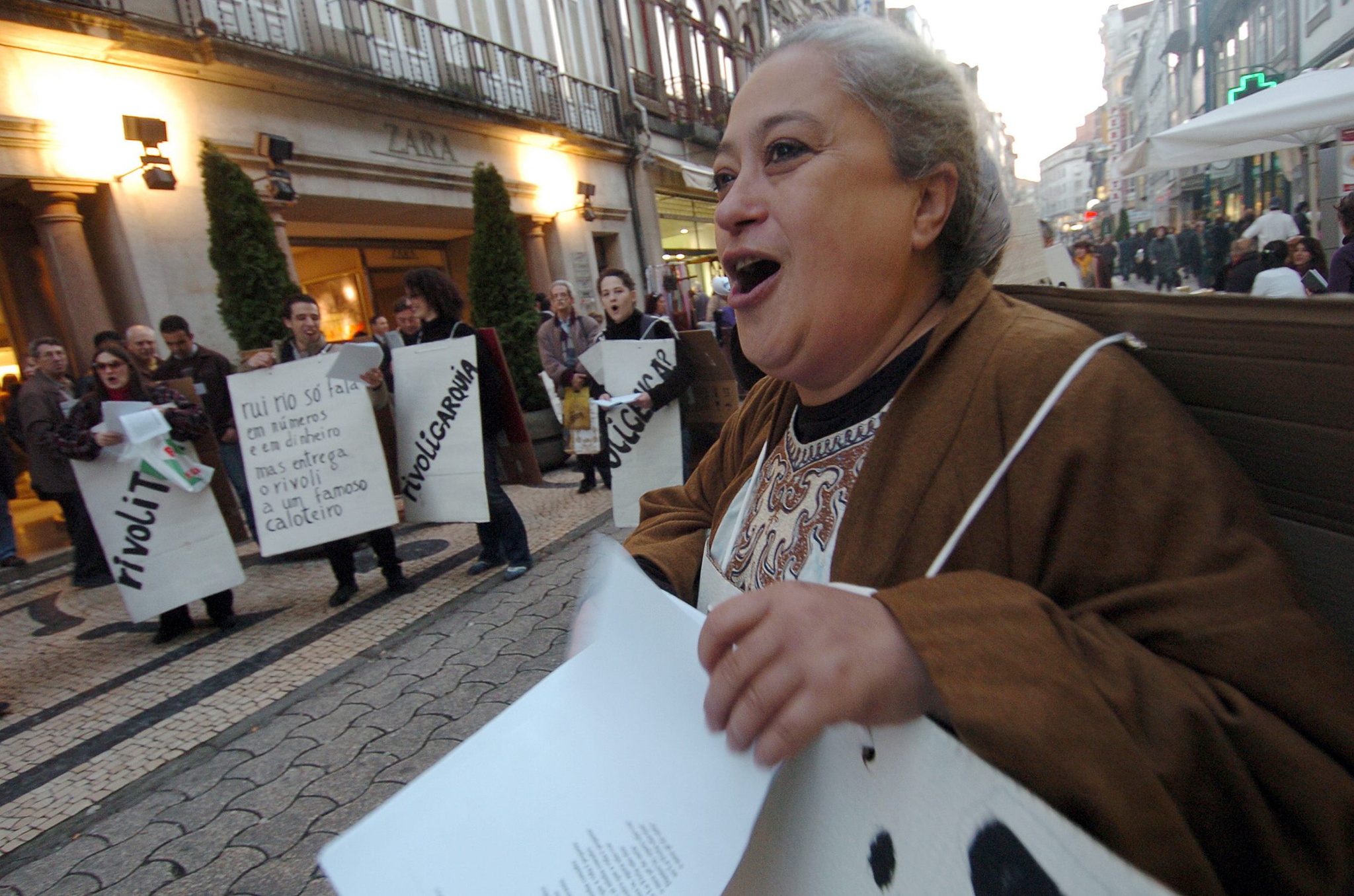  - ©Regina Guimarães